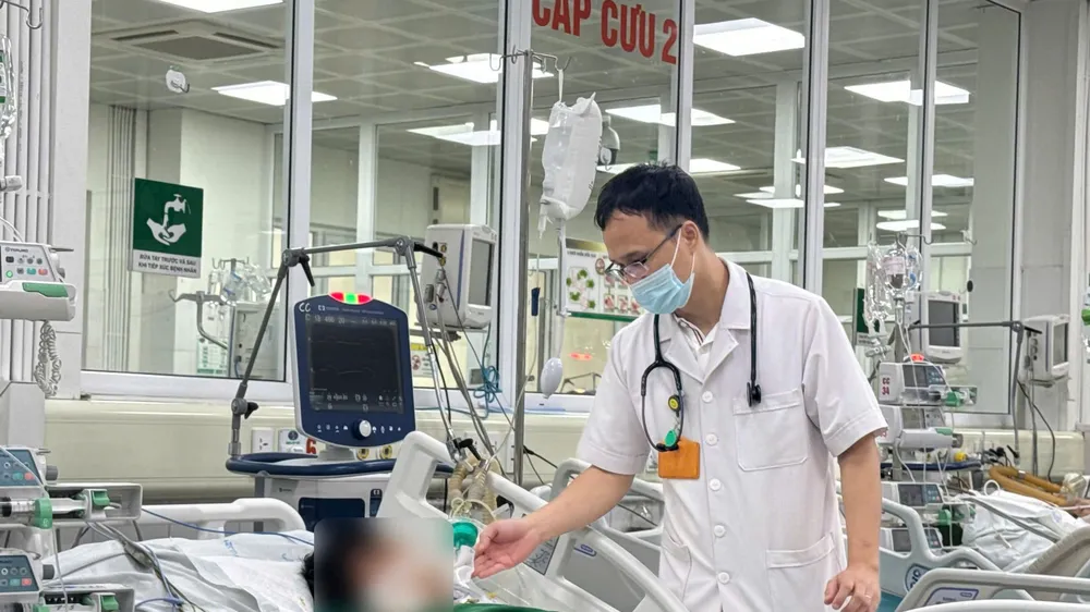Người phụ nữ tái phát uốn ván vì mảnh tre sót trong chân