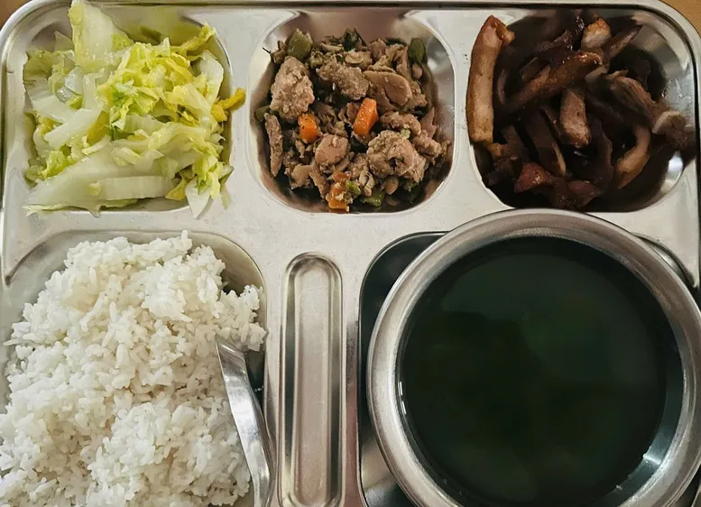 An toàn thực phẩm được quản lý theo chuỗi từ sản xuất đến tiêu dùng. Ảnh: HIỀN MINH