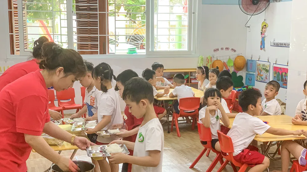 Chuẩn hóa bữa ăn, cải thiện dinh dưỡng học đường