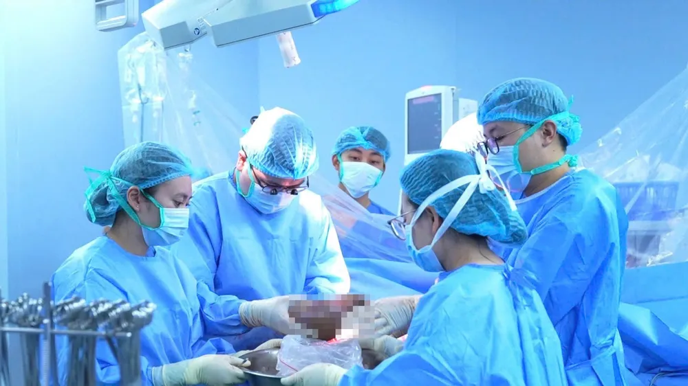 Một ca ghép tạng tại Bệnh viện Trung ương Quân đội 108. Ảnh: AN NGỌC