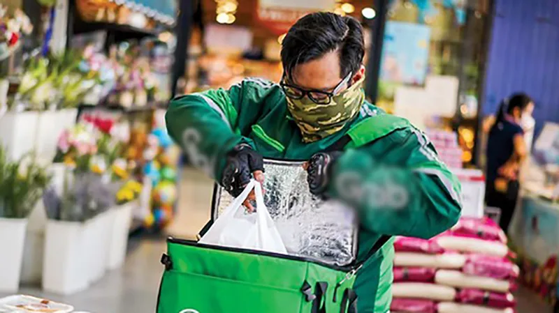Dịch vụ giao hàng đồ ăn trực tuyến hút khách