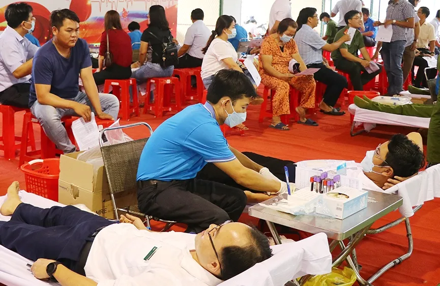 Người hiến máu tình nguyện ở nước ta đạt 99%