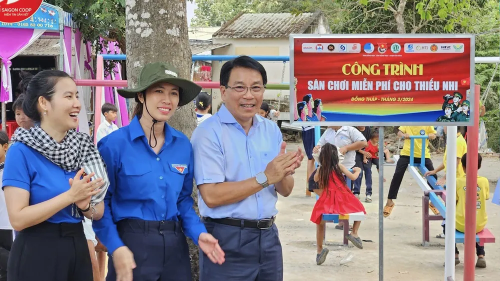 Saigon Co.op và các đơn vị tặng sân chơi miễn phí cho thiếu nhi ở tỉnh Đồng Tháp