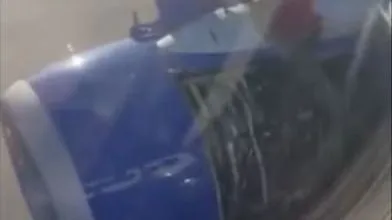 Máy bay Boeing đang bay thì rơi nắp động cơ 