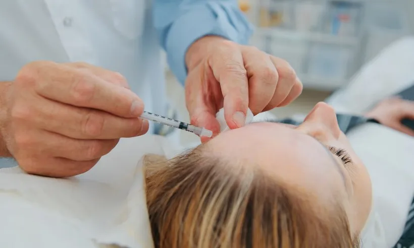 Ảnh: https://www.vietnamplus.vn/cdc-my-dieu-tra-nhieu-truong-hop-phan-ung-nghiem-trong-sau-khi-tiem-botox-post940511.vnp#google_vignette