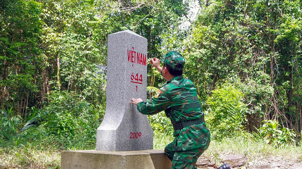 Tô sơn cột mốc biên cương