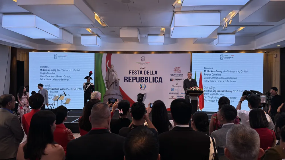 Ảnh: https://www.htv.com.vn/lanh-dao-tphcm-chuc-mung-78-nam-quoc-khanh-cong-hoa-italia