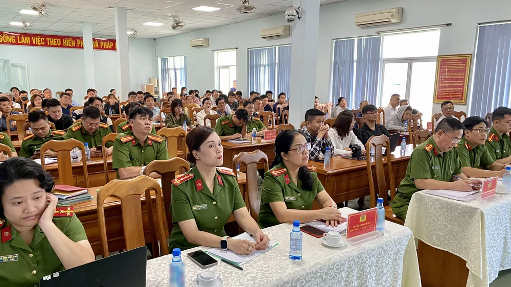 Lãnh đạo các đơn vị tại hội nghị