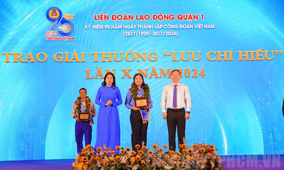 Ảnh: https://www.hcmcpv.org.vn/tin-tuc/quan-1-hop-mat-ky-niem-95-nam-ngay-thanh-lap-cong-doan-viet-nam-1491925206