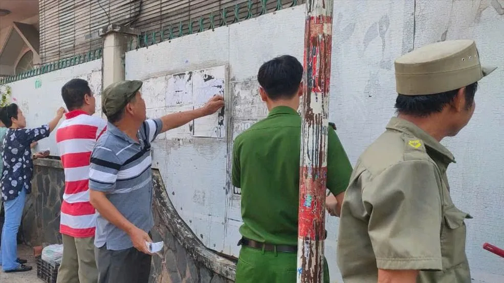 Hơn 16.000 người gỡ bỏ quảng cáo bẩn ở TPHCM