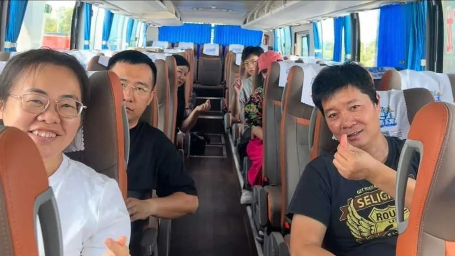 Mở tuyến xe khách cố định để người dân đi lại giữa TP Hạ Long (Việt Nam) và TP Nam Ninh (Trung Quốc)