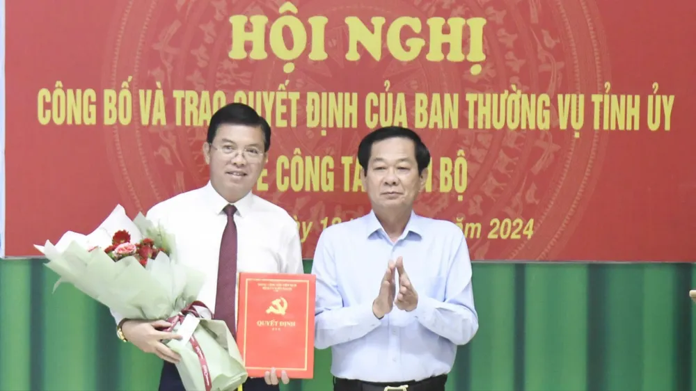 Phó Chủ tịch UBND tỉnh Kiên Giang Nguyễn Lưu Trung giữ chức Bí thư Thành ủy Hà Tiên