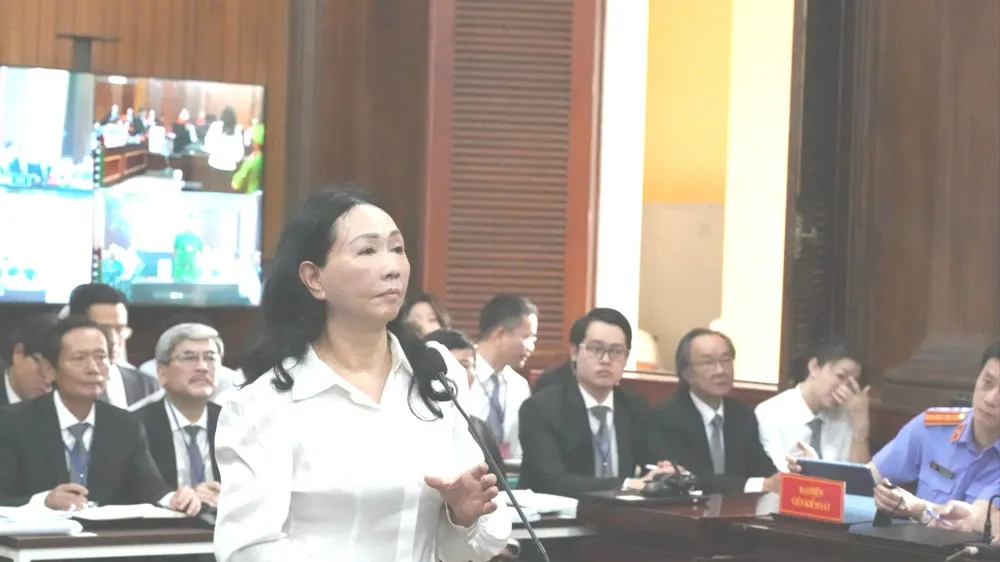 Bị cáo Trương Mỹ Lan tại phiên xét xử sơ thẩm trước đó. Ảnh: HOÀNG HÙNG 