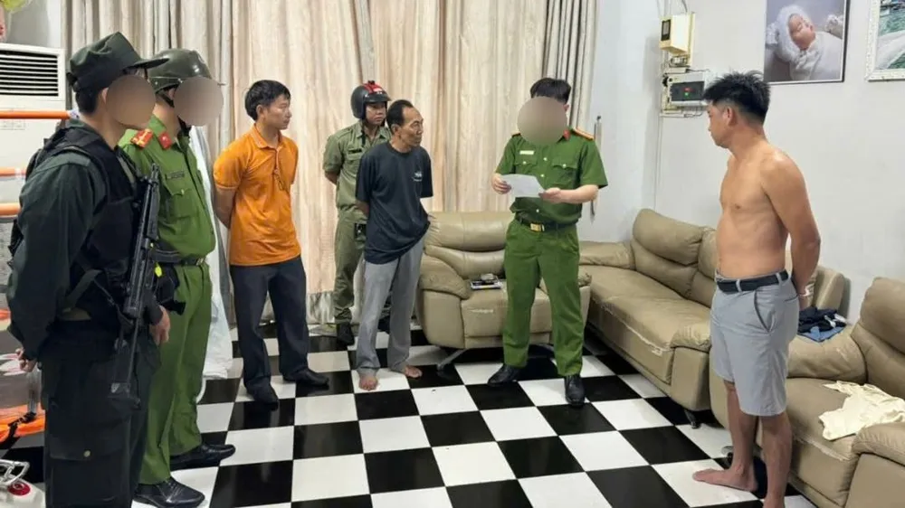 Khởi tố 16 đối tượng đánh bạc, tổ chức đánh bạc qua cá độ bóng đá