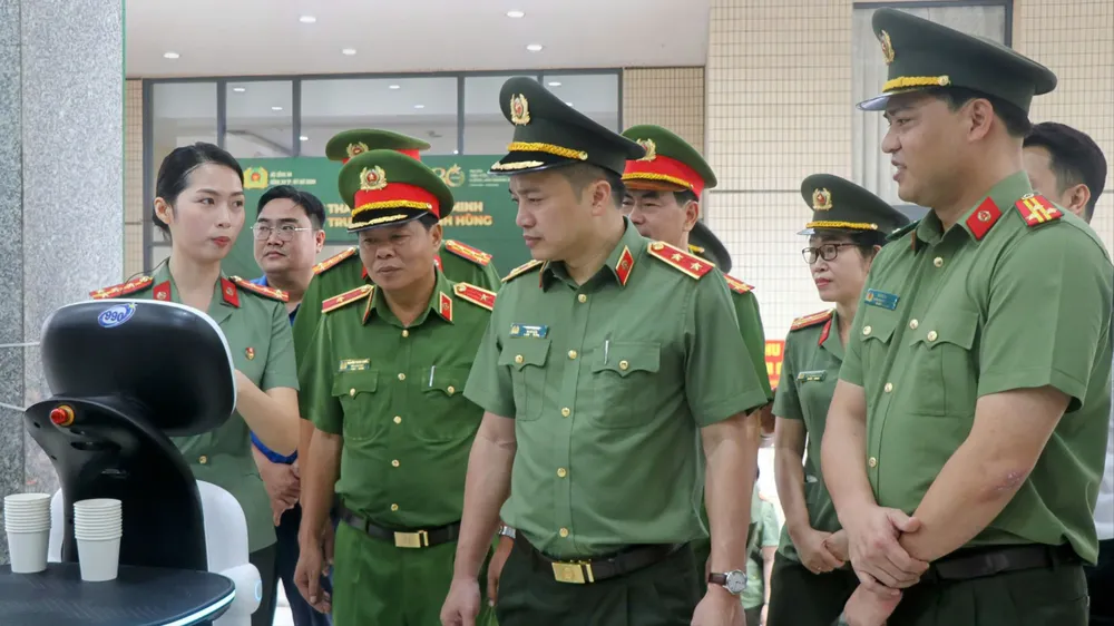 Công an TPHCM đẩy mạnh ứng dụng khoa học công nghệ, tiên phong chuyển đổi số