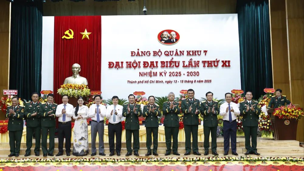 Xây dựng Đảng bộ Quân khu 7 trong sạch, vững mạnh, đáp ứng yêu cầu nhiệm vụ trong tình hình mới