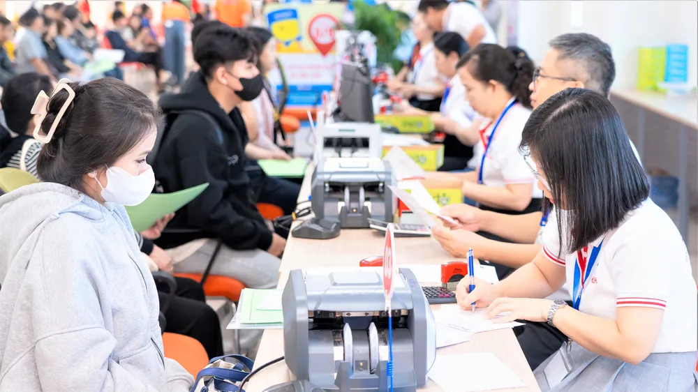 Nhộn nhịp đón tân sinh viên