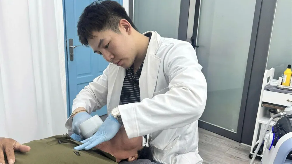 Lừa đảo khám chữa bệnh trái phép với thủ đoạn tinh vi, 4 đối tượng bị khởi tố, bắt tạm giam