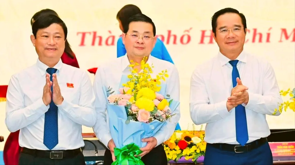 Chủ tịch UBND TPHCM biểu dương các sở, ngành hoàn thành nhiệm vụ