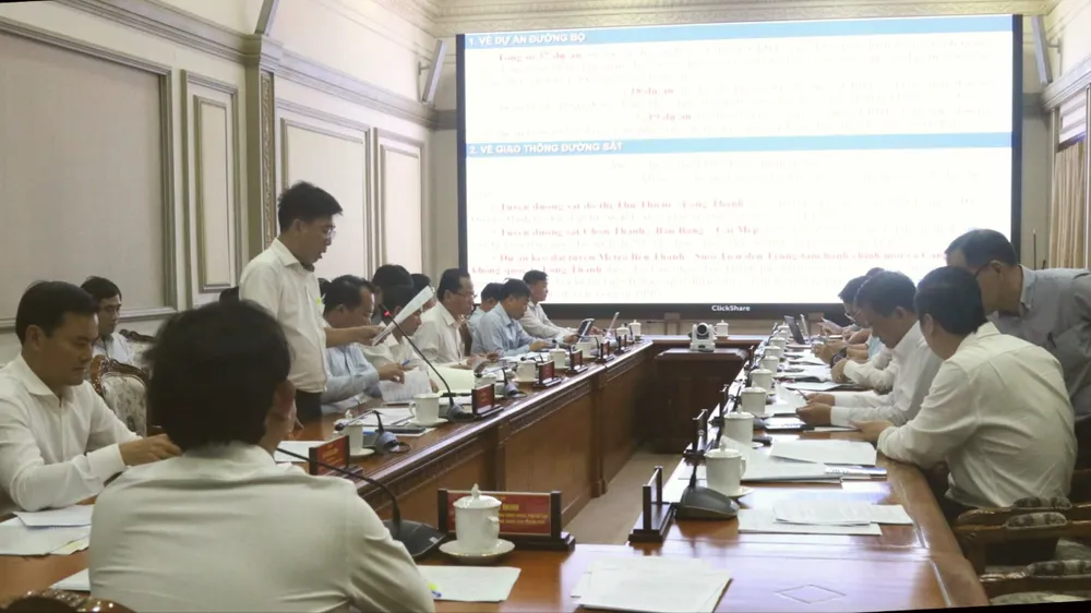 Thường trực HĐND TPHCM họp về tiến độ các dự án giao thông trọng điểm kết nối liên vùng 