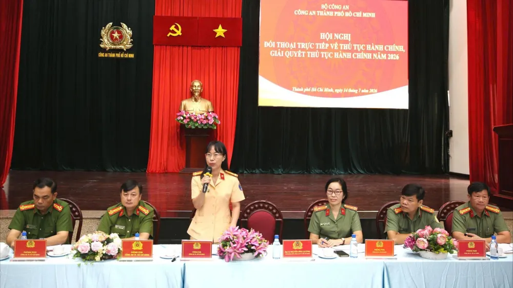 Công an TPHCM đối thoại, gỡ vướng thủ tục hành chính