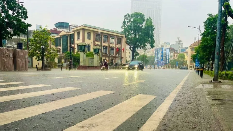 Nam bộ tiếp tục có nhiều ngày mưa dông, nền nhiệt vẫn cao hơn trung bình nhiều năm