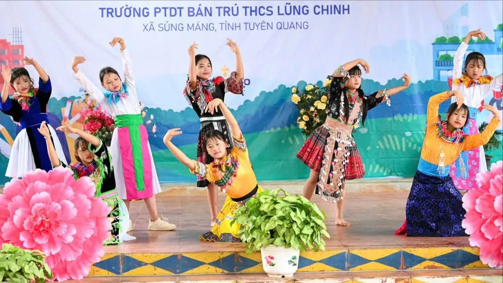 Học sinh trường Phổ thông dân tộc Bán trú THCS Lũng Chinh, xã Sủng Máng, tỉnh Tuyên Quang. Ảnh: ĐỖ TRUNG