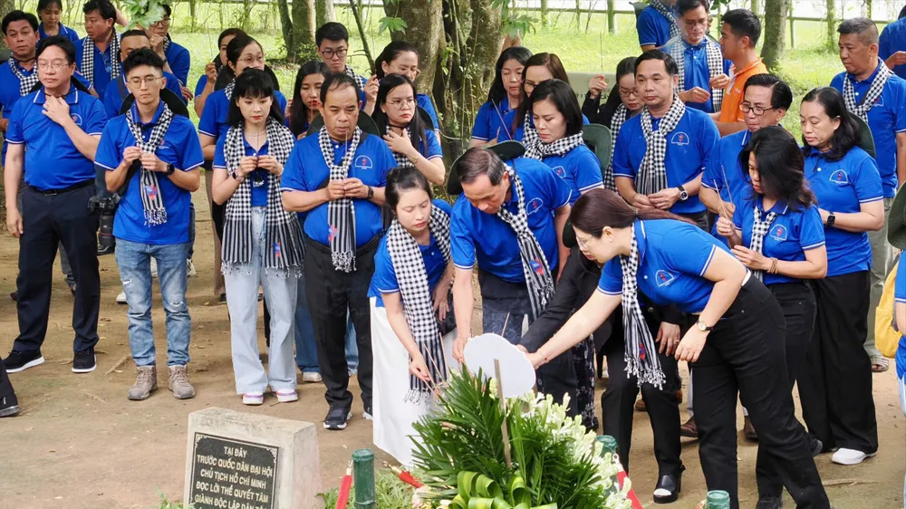 Đi trước mở đường, đồng hành kiến tạo