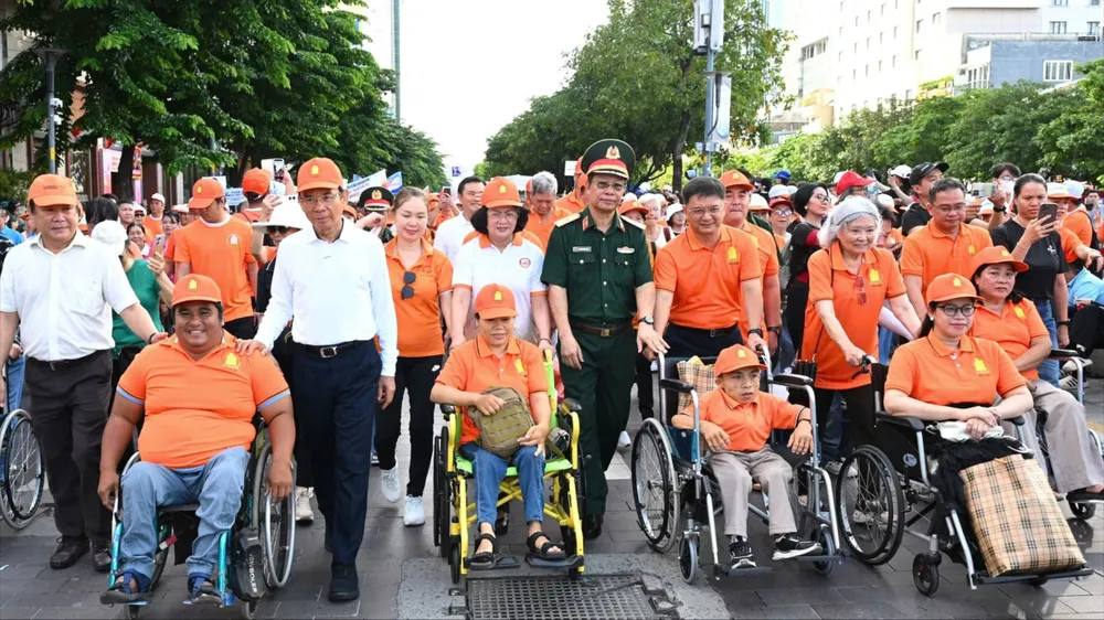 TPHCM: Hơn 5.000 người đi bộ vì nạn nhân chất độc da cam