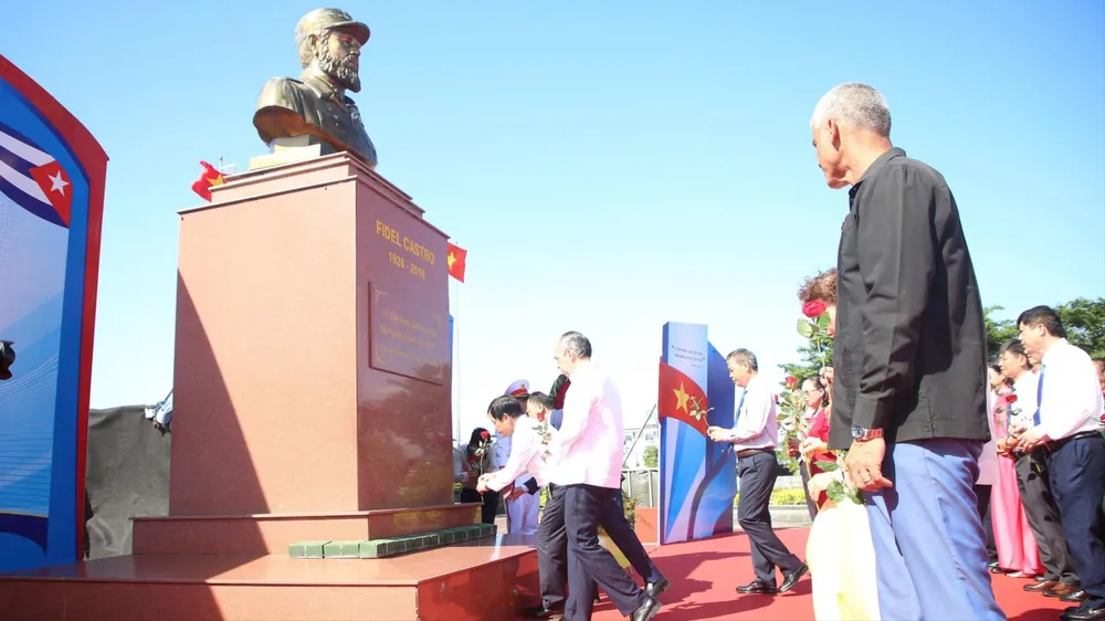 Kỷ niệm 100 năm Ngày sinh Lãnh tụ Fidel Castro