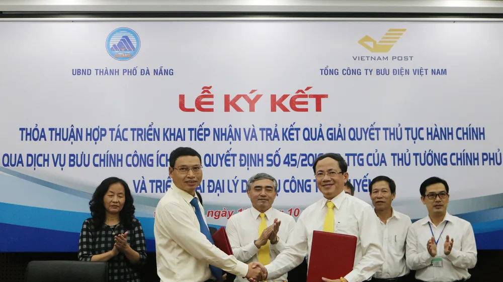 Đà Nẵng ký kết với VNPOST để đơn giản thủ tục hành chính công 