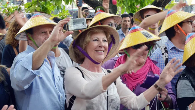 Hội An đón đoàn khách Tây Ban Nha “xông đất” đầu năm 2018