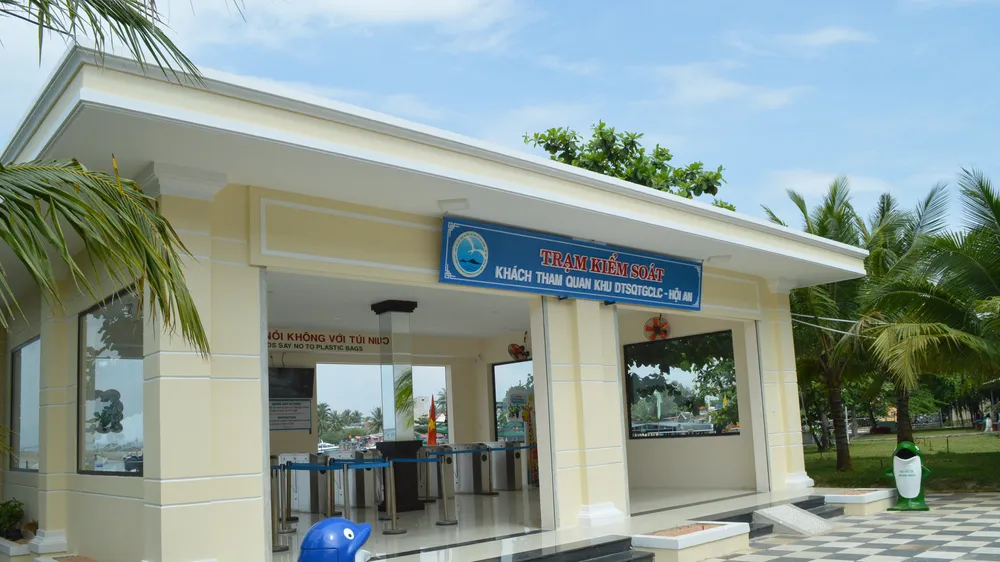 Trạm kiểm soát khách bằng thẻ điện từ