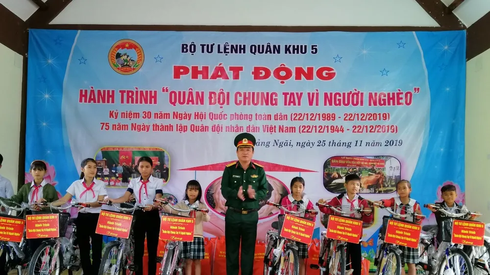 Lực lượng vũ trang Quân khu 5 chung tay vì người nghèo