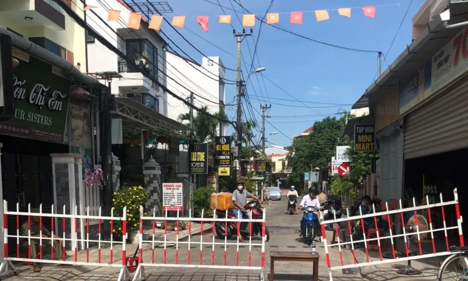 Từ 0 giờ ngày 31-7 cách ly xã hội thành phố Hội An Ảnh: K.C