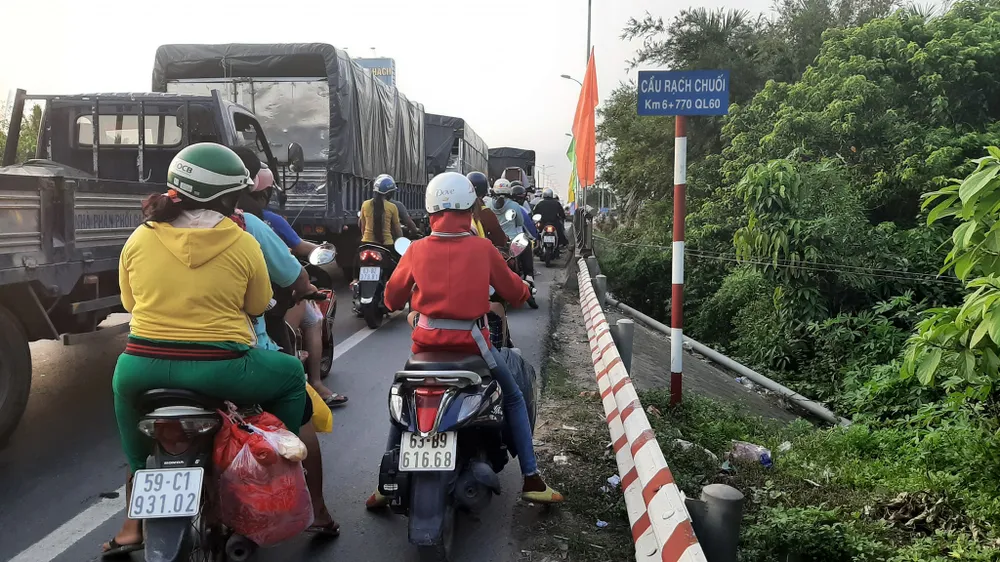 ĐBSCL: Giao thông ùn ứ nghiêm trọng trong ngày đầu nghỉ lễ 