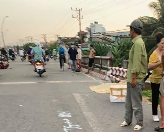 Tông xe vào lan can cầu, 2 thanh niên tử vong tại chỗ 