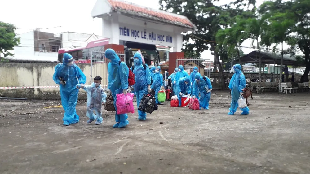 Long An đón phụ nữ mang thai và người bệnh hiểm nghèo về quê