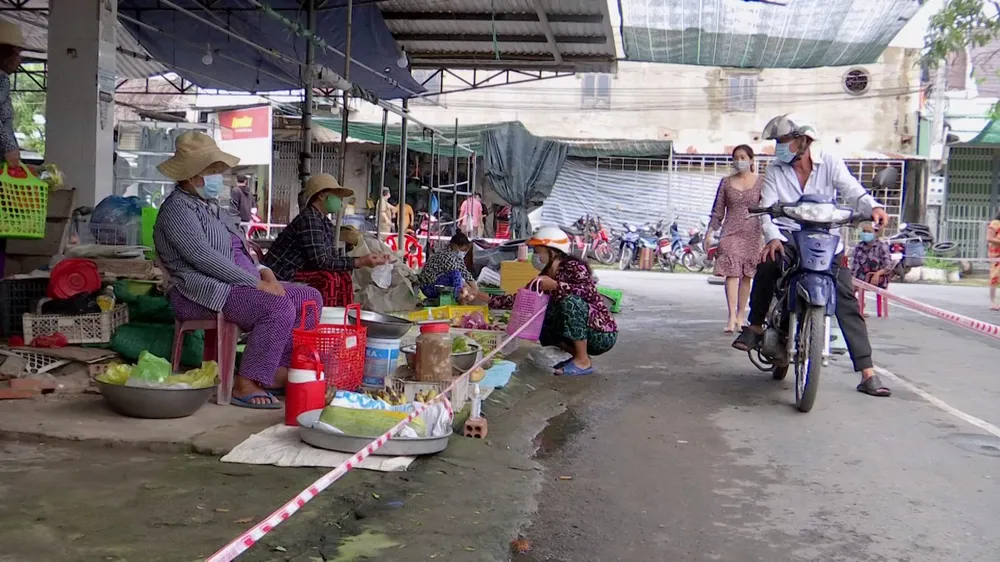 Long An mở lại chợ truyền thống