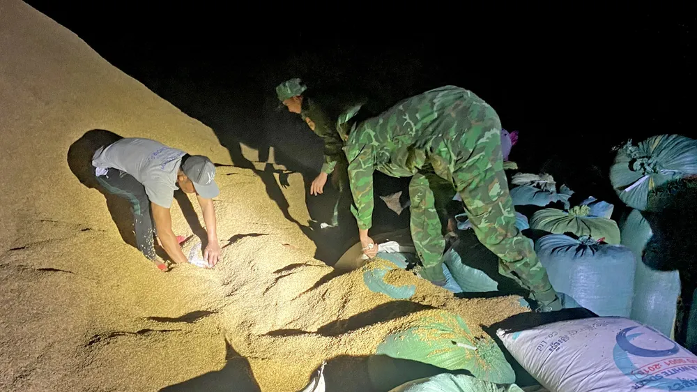 An Giang: Bắt 1 đối tượng cất giấu 1,5 tấn đường cát nhập lậu 