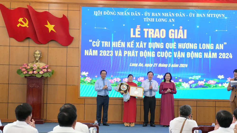 10 tác giả được trao giải “Cử tri hiến kế xây dựng quê hương Long An” năm 2023 