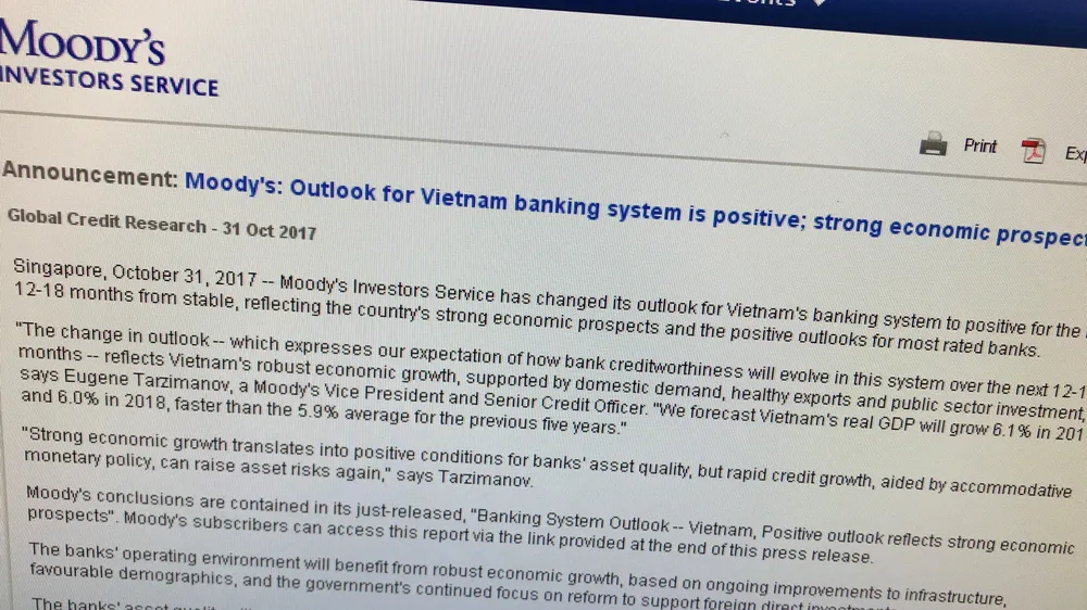 Moody’s vừa nâng mức đánh giá triển vọng của hệ thống ngân hàng Việt Nam từ “ổn định” lên “tích cực”