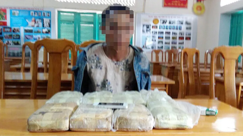 Bắt đối tượng vận chuyển gần 48.000 viên ma túy tổng hợp 