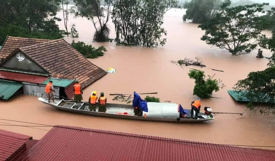 Mưa lũ vẫn vùi dập Quảng Bình, đây là ngày thứ 5 mưa lũ hành hành đặc biệt lớn