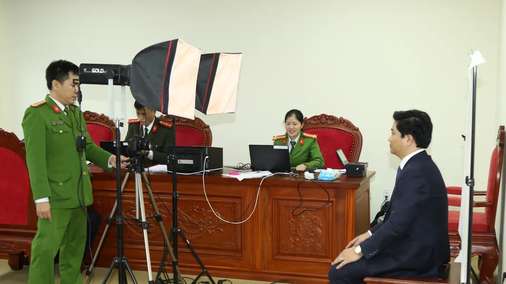 Thủ tục chụp ảnh cấp căn cước công dân điện tử. Ảnh: Công an cung cấp