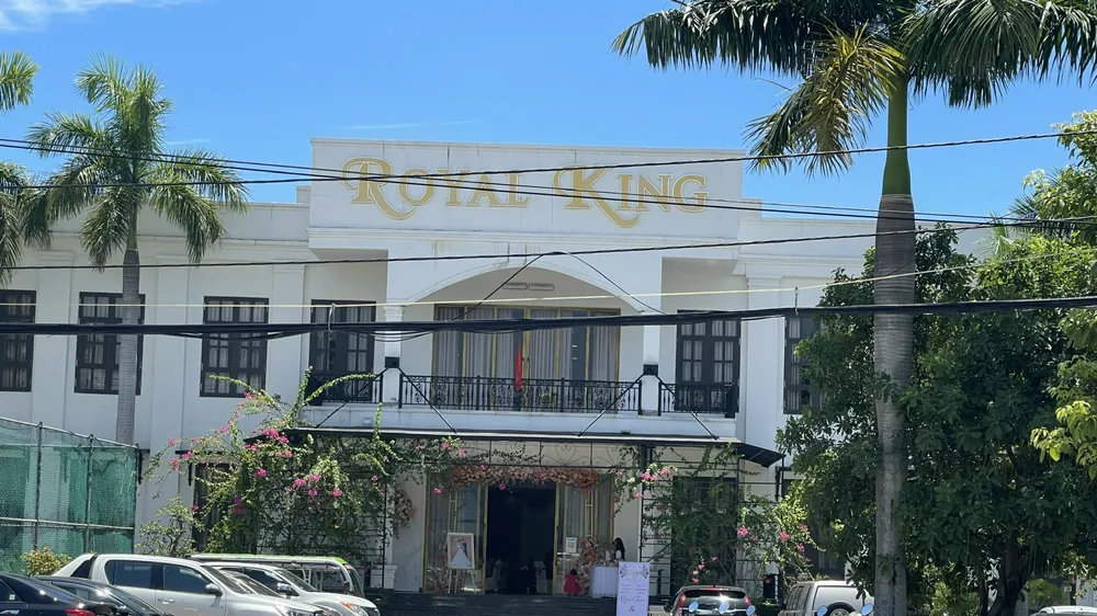 Nhà hàng tiệc cưới Royal (phường Đồng Phú, TP Đồng Hới) 