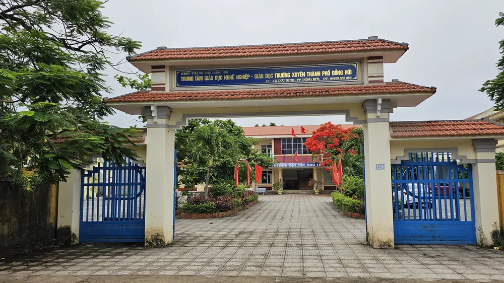 Trung tâm GDNN-GDTX nơi nữ thủ quỹ bị côn đồ đánh đập dã man trong phòng làm việc