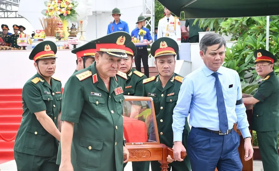 Truy điệu, an táng 37 hài cốt liệt sĩ hy sinh tại Lào, Campuchia