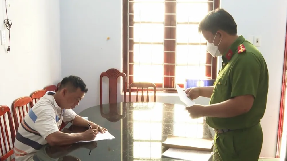 Vĩnh Long: Phạt hơn 400 triệu đồng do khai thác cát sông trái phép