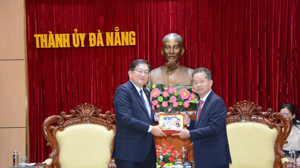 Thúc đẩy hợp tác kinh tế, thương mại, du lịch với Malaysia